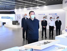 习近平在内蒙古考察时强调 推动传统能源产业转型升级，大力发展绿色能源